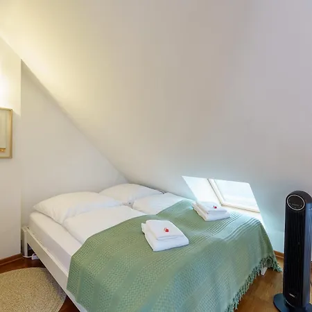 Apartamento Maisonette Am Holstentor Mit Dachterrasse Und Heimkino Lubeca