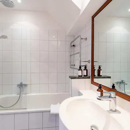Apartment Maisonette Am Holstentor Mit Dachterrasse Und Heimkino *