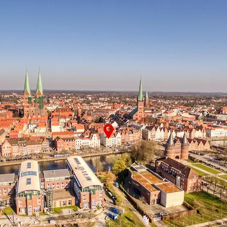 Maisonette Am Holstentor Mit Dachterrasse Und Heimkino Lübeck